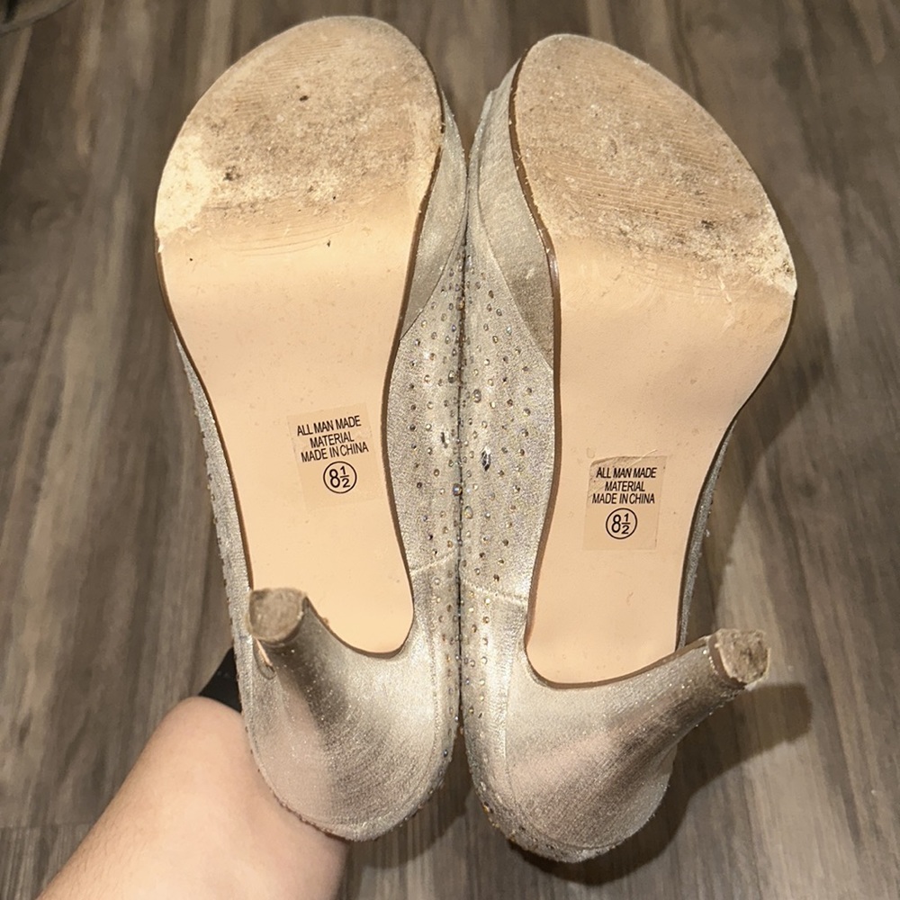 Manhattan Collection Heels - Picture 5 of 5